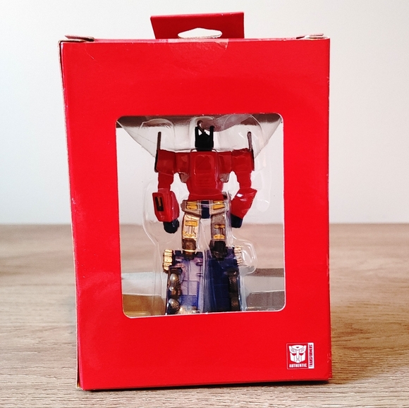Hallmark "transformers" Optimus Prime Christmas Tree Ornament - Picture 6 of 7